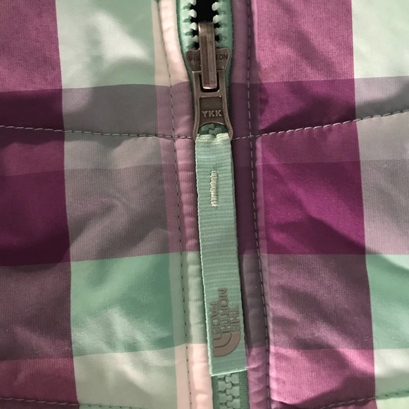 BNWOT Plaid northface vest! - Picture 4 of 7